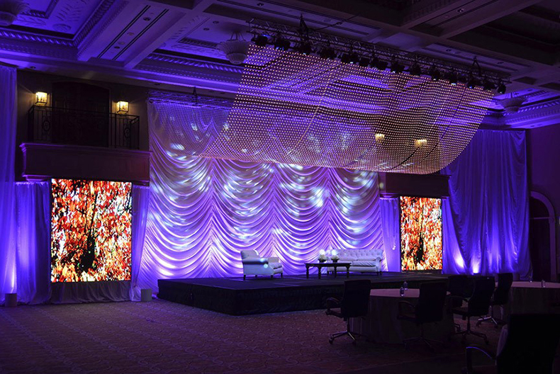 新一代LED網格屏的優勢_華宇星光電